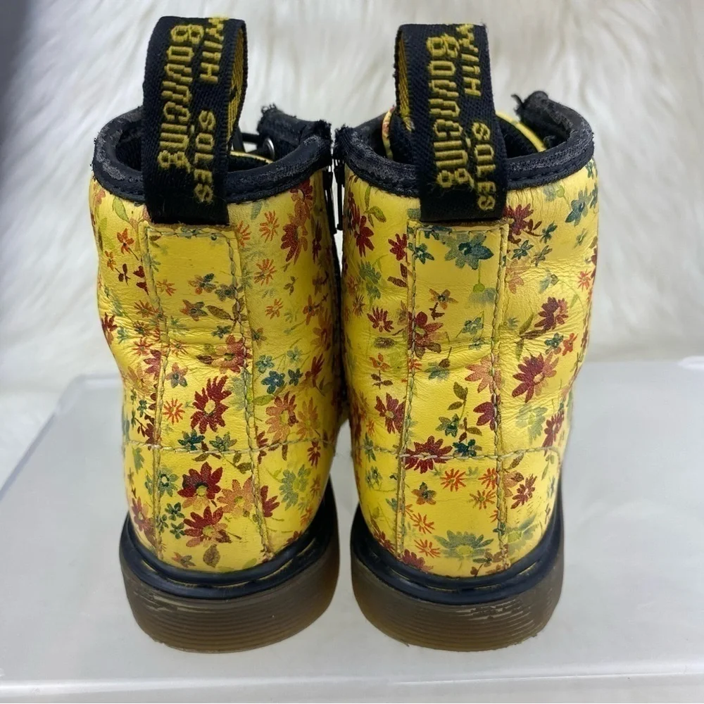 DR.MARTENS LACE UP BOOTS FLOWERS PRINT YELLOW COLOR size 10 kids